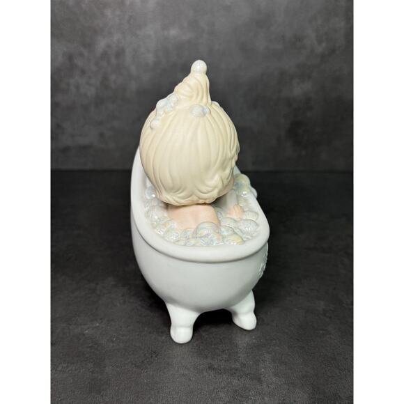 Precious Moments Figurine "He Cleansed My Soul" 1985 - Bubble Bath - Picture 5 of 6